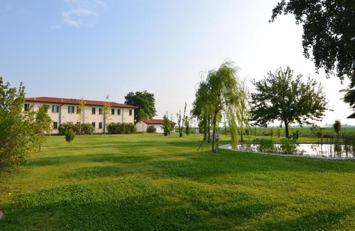 Vaccolino Apartment | Characteristic apartment in Codigoro with pool