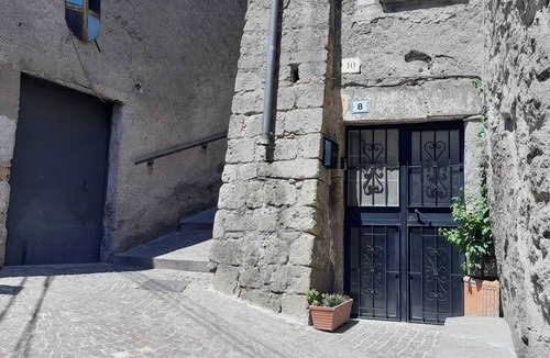 Fabrica di Roma House | Characteristic cave from the 1200s