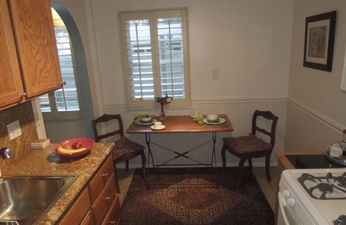 Beachwood Canyon Apartment | Charm. Privacy.and The Hollywood Sign