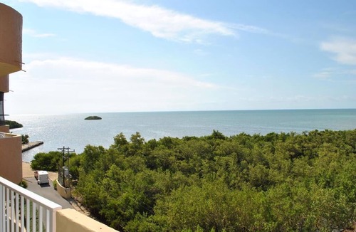 Tavernier House | Charming 1 Bedroom Condo with Ocean Views