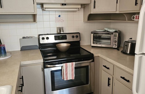 Windsor Apartment | Charming 2-bedroom apartment with AC, WIFI, Security Cameras at entrances.