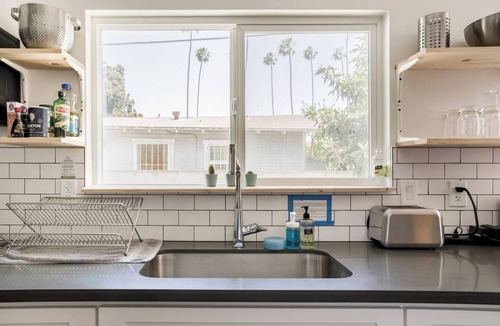 Inglewood House | Charming 2-bedroom house in fabulous Inglewood with AC