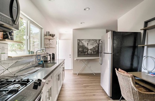 Inglewood House | Charming 2-bedroom house in fabulous Inglewood with AC
