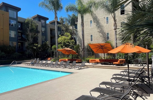 Del Aire Apartment | Charming 2-bedroom apartment by LAX with every amenities you will require & more