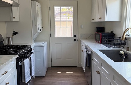 Monrovia House | Charming 2BR Monrovia Home Near Shops & Dining