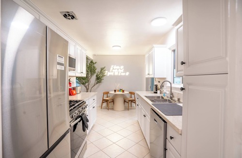 Palmdale House | Charming 4-bedroom pet-friendly house centrally located in West Palmdale.