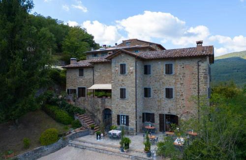 Lisciano Niccone Apartment | Charming Apartment in Lisciano Niccone with Shared Pool
