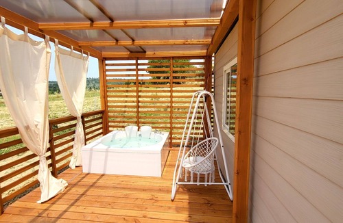 Antria Bed & Breakfast | Charming bungalow with whirlpool in Tuscany: peace, nature and comfort.