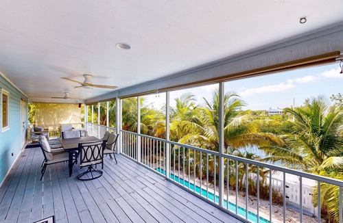 Big Pine Key House | Charming canal-front retreat private Pool, AC, Wi-Fi, washer/dryer