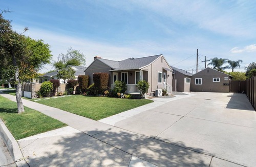 Harbor Apartment | Charming Cozy Studio next to Heartwell Park with AC, W/D in Unit