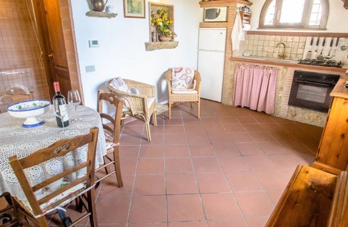 Montescudaio House | Charming family house in Tuscany. Construction for 2 persons, pool, wifi, garden