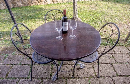 Montescudaio House | Charming family house in Tuscany. Construction for 2 persons, pool, wifi, garden