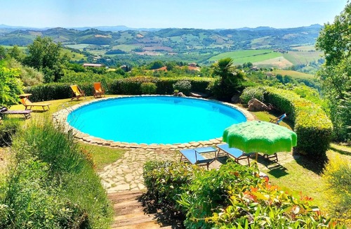 Penna San Giovanni Apartment | Charming flat, unique panorama