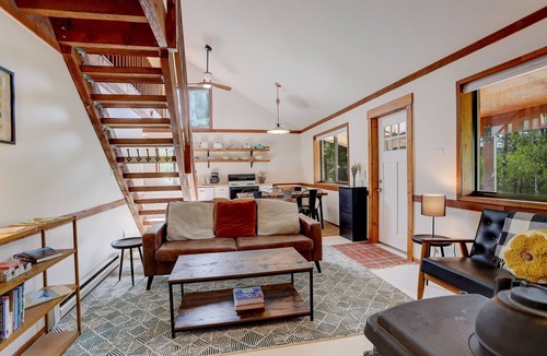 Black Hawk Cabin | Charming mountain cabin located just minutes from Golden Gate Canyon State Park
