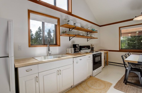Black Hawk Cabin | Charming mountain cabin located just minutes from Golden Gate Canyon State Park