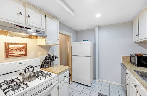 Larchmont Apartment | Charming, spacious suite with hardwood floors, steps to Larchmont Village!