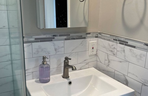 Inglewood Apartment | Charming studio in enchanting Inglewood with AC