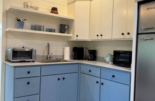 Ballard Apartment | Charming studio w/AC & WiFi in Ballard. Centrally located in wine country.