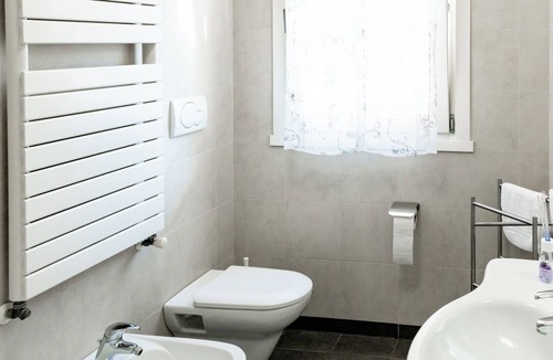 Marghera Apartment | Charming Two Bedroom Private Apartment