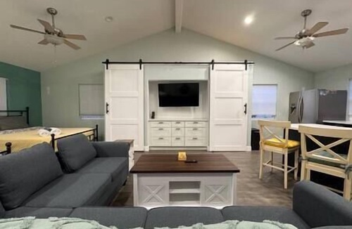 Northwest San Pedro Villa | Cheerful 6-bedroom Villa with hot tub