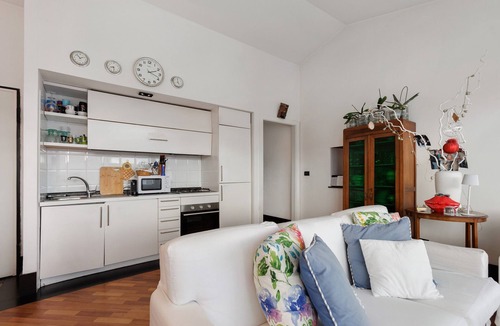 Chiavari Apartment | ‘Chiavari Elegante’ Apartment with Private Terrace, Balcony and Air Conditioning