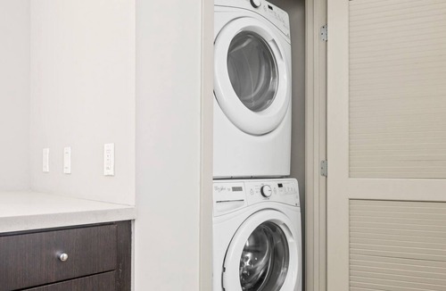 Little Tokyo Apartment | Chic Downtown 2BR w/ Pool, W/D & Gym, near 7th St Metro, by Blueground