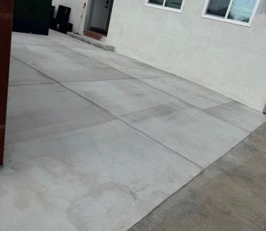 East Los Angeles Apartment | Chic East LA Retreat 2 bedroom-sleeps 6-Near DTLA-Car Rental Service on Property