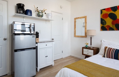 Rampart Village Apartment | Chick Studio Suite! Downtown LA