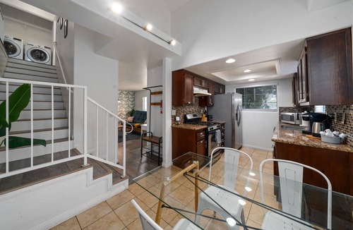 Sutter House | Children's Play Area Vacation House & 2 car Garage