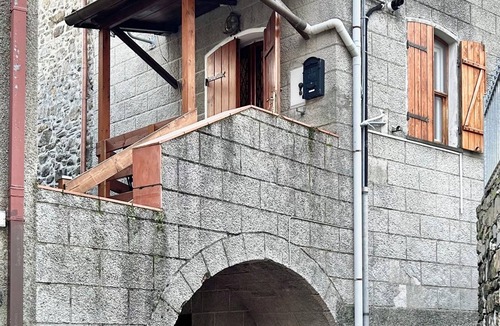 Montebello di Mezzo House | Cinque Terre & Tuscan mountain scenery!