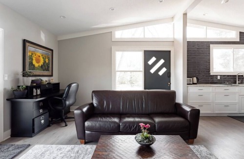 Baseline Sub House | Clean & Cozy 2-BR Boulder Retreat Fast Wi-Fi & Great Location