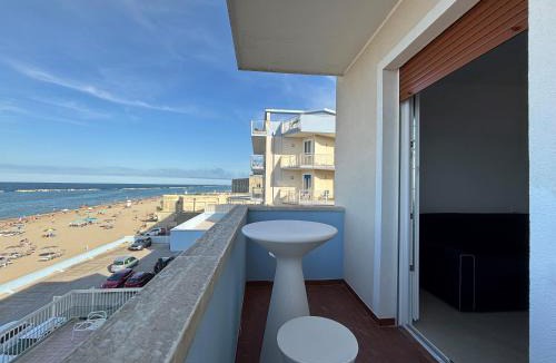 Valverde Apartment | CN018 - Cesenatico, elegante quadrilocale fronte mare con posto auto