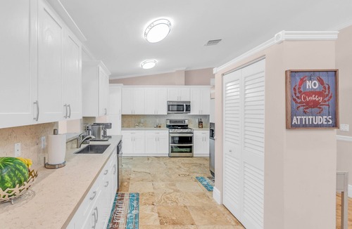 Key Largo House | Coastal house in the Florida Keys with pool in a private area.
