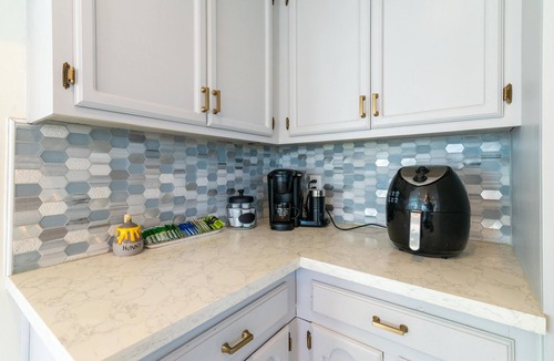 Harbor House | Coastal Retreat Centrally located