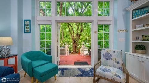 Truman Annex House | Colors of the Keys by Last Key