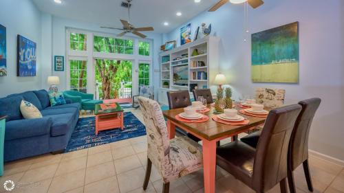 Truman Annex House | Colors of the Keys by Last Key