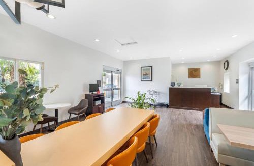 Hawthorne Hotel | Comfort Inn Cockatoo Near LAX Airport