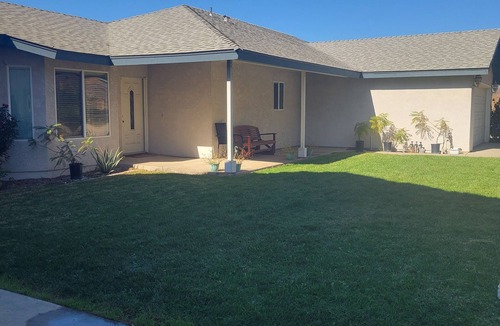Norco House | Comfortable 2-bedroom Mid-term rental with AC in friendly Norco neighborhood