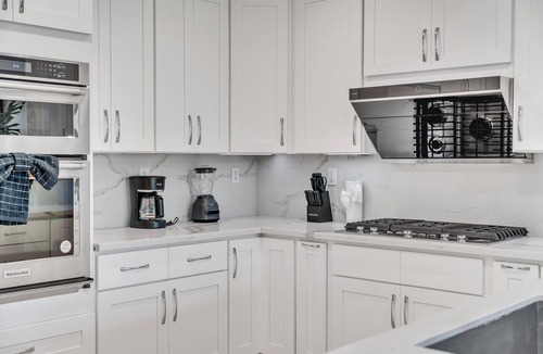 Northpark Square House | Comfortable 4BR Living｜Serene Patio｜Home Office｜Community Pool Access #41333