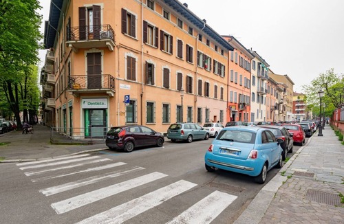 Oltretorrente Apartment | Comfortable apartment located on the second floor, of four in total, of a 1930/40s building with no elevator.In 75 square meters of space it comfortably accommodates four people with one bedroom with a double bed and one bedroom with two single beds.It i