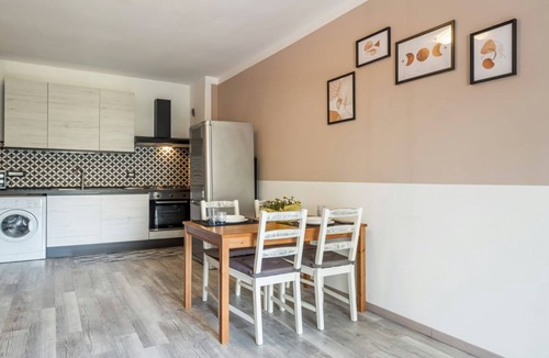 Luni Mare Apartment | Comfy Apartment x4 - w/Terrace & Private Parking
