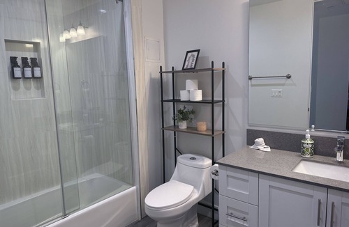 Lawndale Condo | Comfy Cali Condo - Sleeps 8
