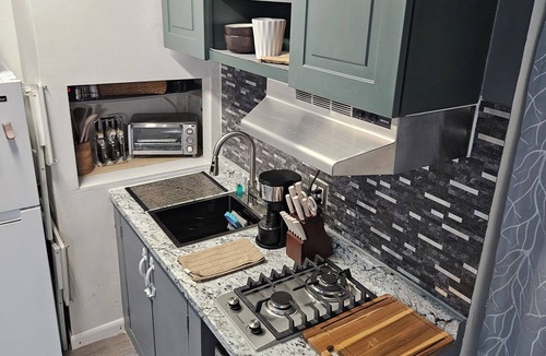 Boca Raton Apartment | Comfy Luxury Studio Apt. Has it all ! Close to Everything .