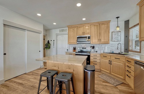 Silvercreek Condo | COMPLETELY UPDATED 2BR2BA Walk to Base-Short & Long Term STUNNING Mountain Views