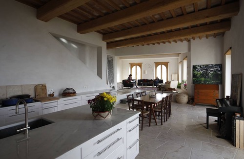 Guardea House | Contemporary Stone House w/Lap Pool and view. Starlink. Full AC. Aug/Sept dates!