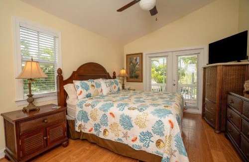 Key West House | Coral Hammock Poolside Home