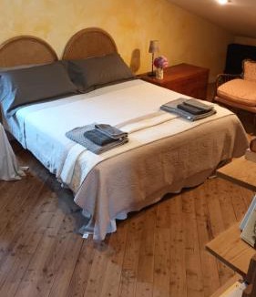 Castelnuovo di Porto Bed & Breakfast | Corelli & Company Rose Musica e Libri