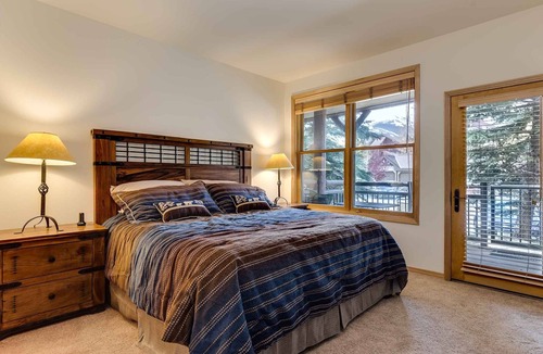 Warrior's Mark Condo | Corral 3bd/3ba , Downtown Breckenridge, 3 King Beds, Walk to Ski Lift, Hot Tub