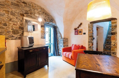 San Bartolomeo al Mare House | Cosy apartment in villa for 2 guests with WIFI, patio, pets allowed and panoramic view