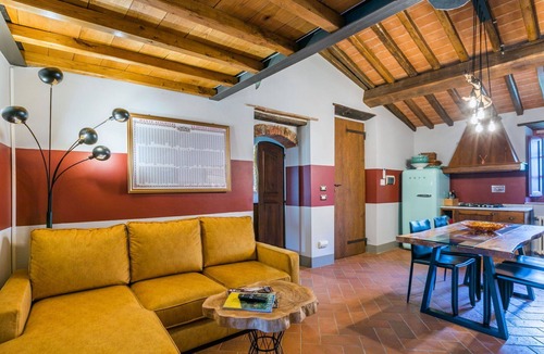 Gaiole in Chianti Apartment | Cosy apartment for 6 guests with WIFI, pool, A/C, TV, patio and panoramic view